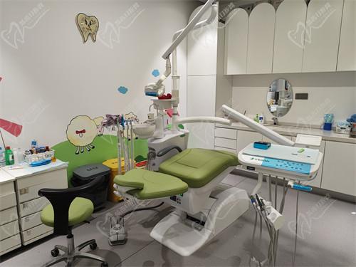 三、固德口腔種植牙的價(jià)格構(gòu)成